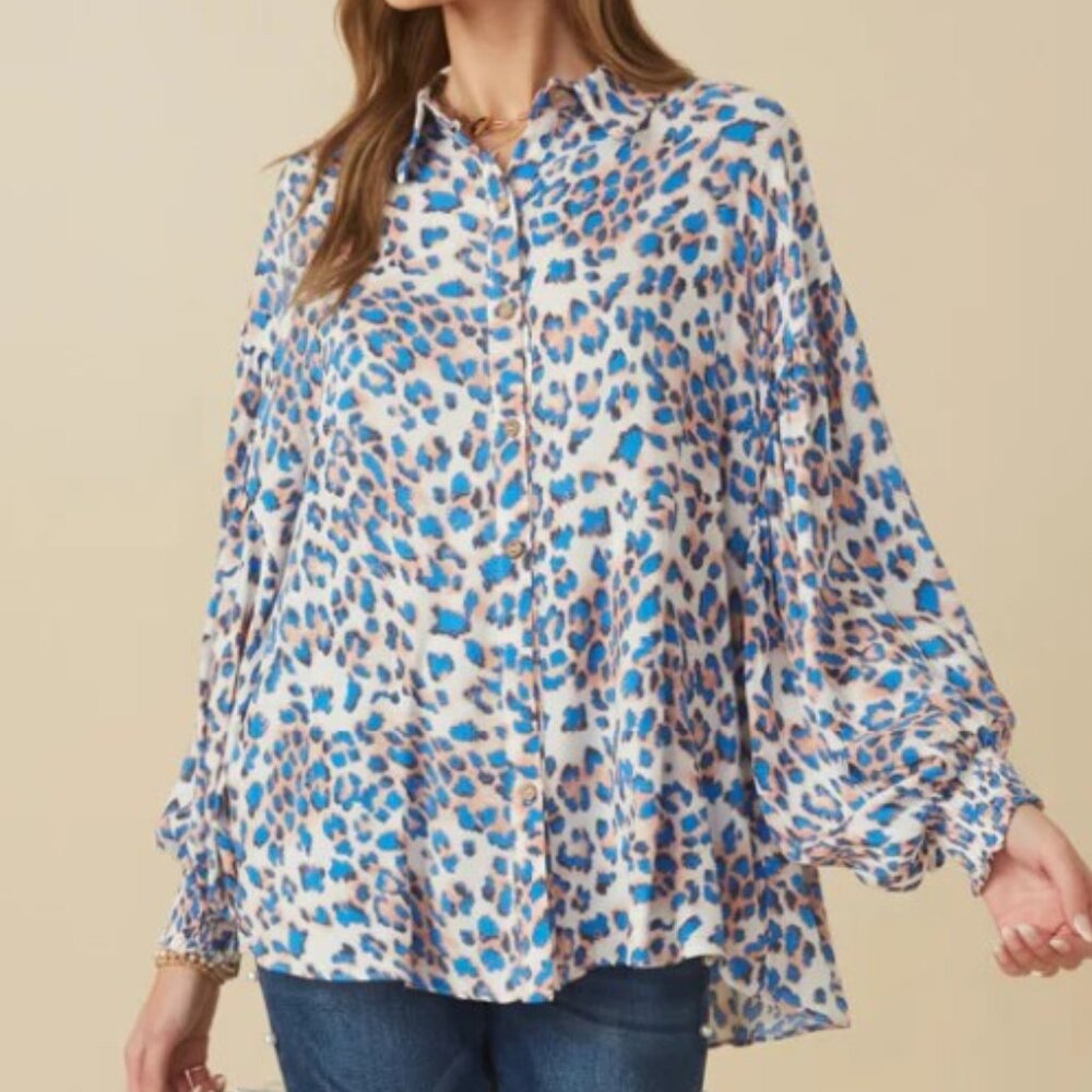 HAYDEN Los Angeles Women Medium Blue Pink‎ Bright Leopard Print Button Up Blouse